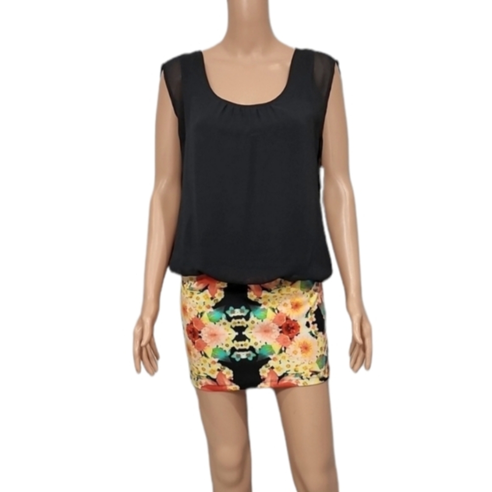 I.N SAN FRANCISCO ROUND NECK SLEEVELESS MINI DRESS SIZE S